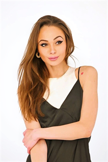 Pretty Ukrainian woman elena from nikolaev with Light Brown hair age 30