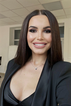 Mujeres increíbles de Ucrania oksana de lutsk con pelo Negro y edad 33 photo-1