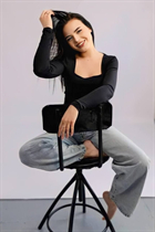 Dating a ukrainian woman sofiia from zlatopol with Black hair age 18 photo-9