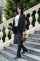 venice bride alla with Black hair age 46 photo-10