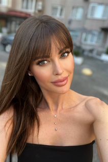 Jolie femme ukrainienne sofia de odessa avec Brunette cheveux, âge 40