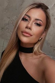 Bride from valencia aleksandra with Blonde hair age 29