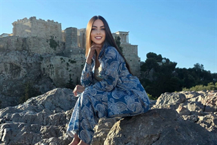 Dating a german girl varvara from berlin with Light Brown hair 20 years old photo-60