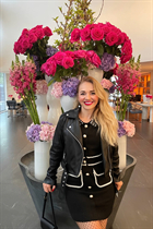 Mariée de nice angelica avec Blond cheveux, âge 48 photo-8