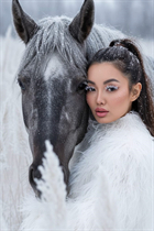 denver mariée ainyra avec Brunette cheveux, âge 35 photo-23