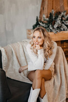 Slavic women elena from odessa with Blonde hair age 38 photo-3