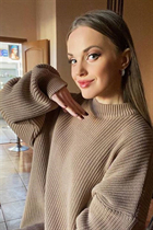 Ukrainian woman inna from seattle with Blonde hair age 32 photo-8