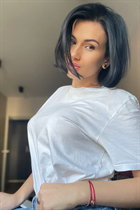 Ukrainian single woman valeria from mariupol with Black hair age 31 photo-6