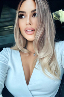 Novia ucraniana daria de odessa con pelo Rubio y edad 23