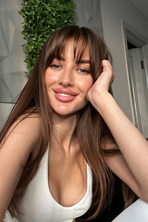 Date fille ukrainienne lilia de kiev avec Chatain clairs cheveux, âge 26