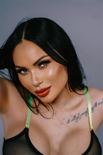 Beautiful woman of Ukraine marianna from zhytomyr with Black hair age 35