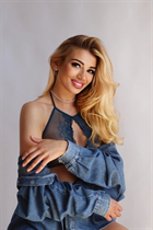 Wife from Ukraine daria from kiev with Blonde hair age 31 photo-3