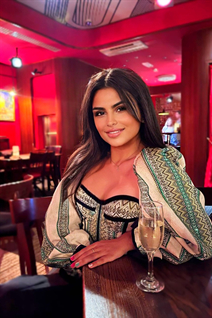 German girl olena from gelsenkirchen with Dark Brown hair 25 years old