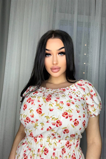 Chica ucraniana victoria de kyiv con pelo Marrón claro y edad 23