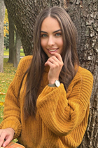 Dating a german girl varvara from berlin with Light Brown hair 20 years old photo-54