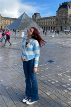 Femme parfaite olesya de paris avec Chatain clairs cheveux, âge 19 photo-2