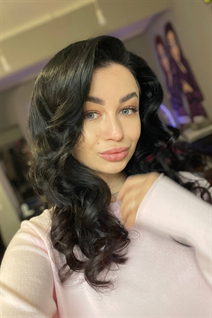 Belle mariée ukrainienne anna de dnipro avec Noirs cheveux, âge 29