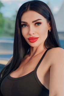 Superbe femme ukrainienne nadiia de kropivnitskiy aux cheveux Noirs, age 38