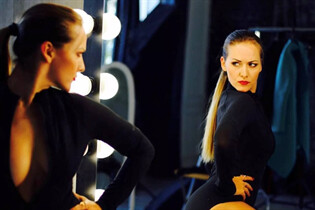 Ukrainian beauty elena from toronto with Light Brown hair age 43 photo-21