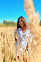 Ukrainian wife yuliia from kyiv with Black hair age 31 photo-5