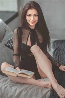 Femme célibataire ukrainienne marianna de kiev avec Noirs cheveux, âge 21 photo-7