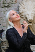 Mariée de kusadasi nataliia avec Blanc gris cheveux, âge 55 photo-35