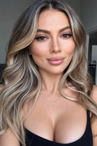 Jolie fille victoria de munchen avec Chatain clairs cheveux, âge 36 photo-65