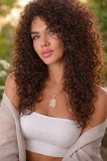 Amazing women from ukraine mariana from odessa with Dark Brown hair age 40
