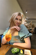 Dama ucraniana viktoriia de khmelnitsky con pelo Rubio y edad 21 photo-19