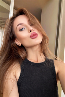 Ukrainian bride anastasia from kyiv with Light Brown hair age 22