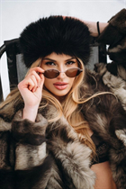 Modèle fille ukrainienne marina de kyiv avec Blond cheveux, âge 38 photo-1