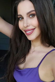 Ukrainian lady katerina from berlin with Dark Brown hair age 35