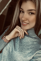 Hermosa mujer de Ucrania anastasia de kharkov con pelo Marrón oscuro y edad 29 photo-2