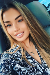 barcelona mariée anna avec Blond cheveux, âge 34