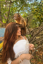 Dating a brazilian girl livia from rio de janeiro with Black hair 22 years old photo-2