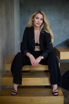 Beautiful ukrainian girl anna from kiev with White Grey hair age 38 photo-1