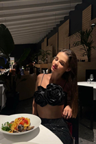 Mujer perfecta tatiana de milan con pelo Negro y edad 32 photo-2