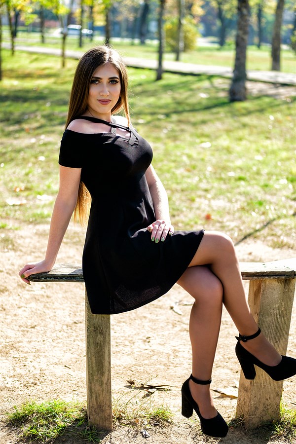 Gorgeous Inna Y O From Nikolaev With Dark Brown Hair Id