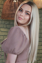 Novia de vienna svetlana con pelo Rubio y edad 24 photo-10
