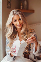 Perfect woman brigitte from los angeles with Blonde hair age 31 photo-4