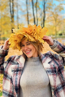 Mariée de poznan lyudmila avec Blond cheveux, âge 53