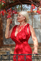 Mariée de kusadasi nataliia avec Blanc gris cheveux, âge 55 photo-37