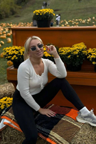 Single Ukrainian lady tetiana from poltava with Blonde hair age 40 photo-2