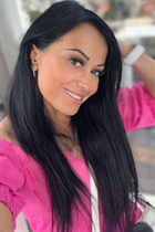 Bride from london julia with Black hair age 39 photo-1