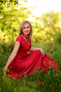 Novia ucraniana viktoria de kremenchug con pelo Marrón oscuro y edad 46