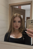 Jolie fille oksana de wroclaw avec Blanc gris cheveux, âge 24 photo-4