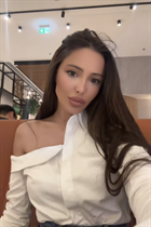 Mujer rumana iulia-maria de cluj napoca con pelo Marrón oscuro y 26 años photo-7