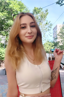 Ukrainian woman for marriage darya from kharkiv with Light Brown hair age 24