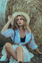 warsaw mariée daria avec Blond cheveux, âge 33 photo-3