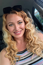 paris bride ruslana with Blonde hair age 43 photo-12